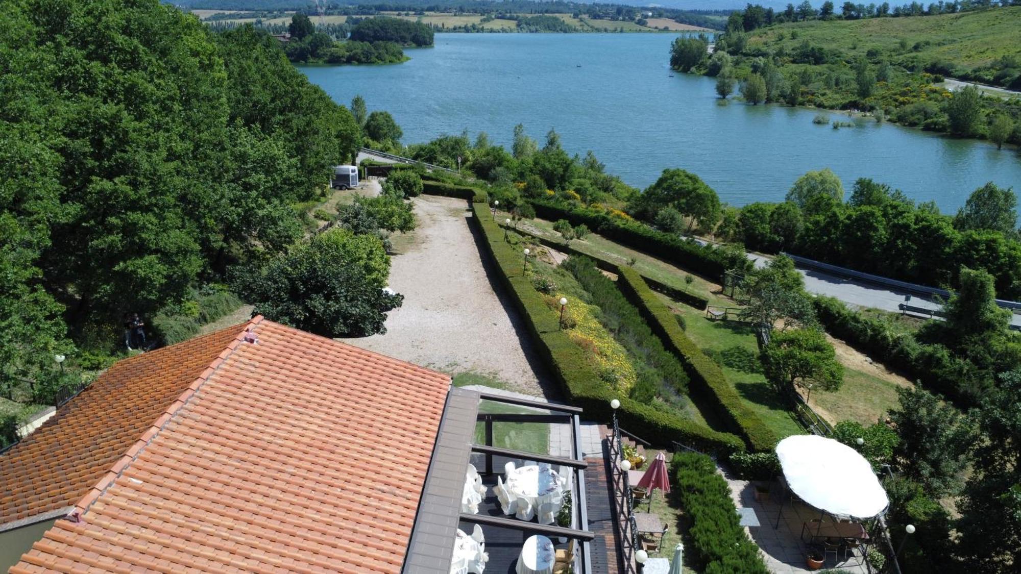 Casa Vacanze Borgo La Fratta บาร์เบริโน ดิ มูเจลโล ภายนอก รูปภาพ